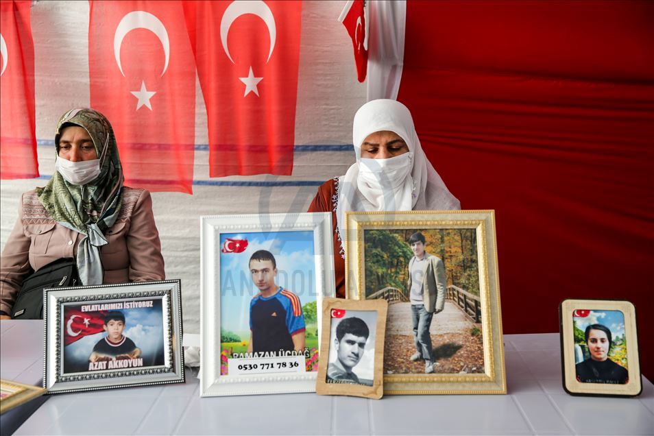 Dayikên Diyarbekirê bertek nîşanî PKK û HDPyê dan
