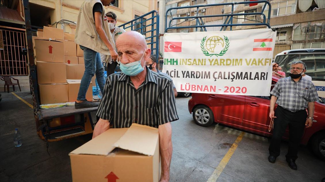 İHH Beyrut'ta 3 bin 700 kişiye acil yardım ulaştırdı
