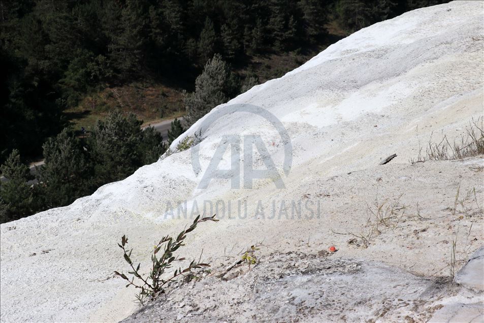 "Bolu'nun Pamukkalesi" Akkayalar Travertenleri cazibe merkezi haline geldi