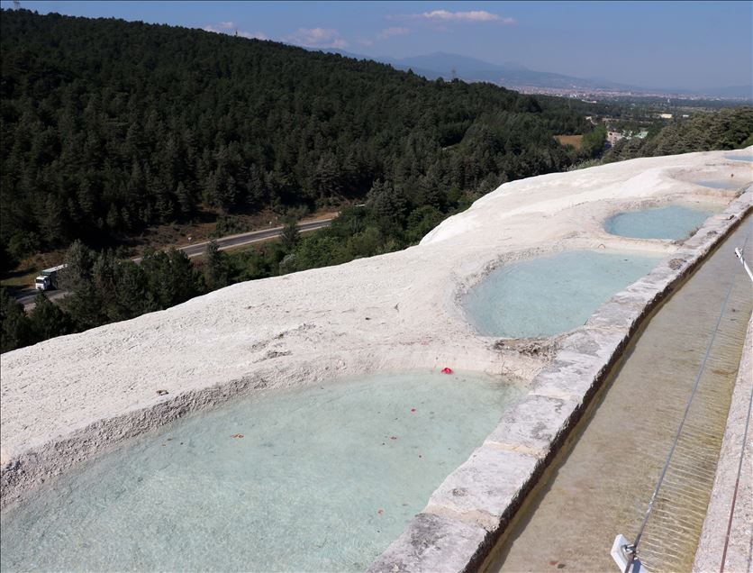 "Bolu'nun Pamukkalesi" Akkayalar Travertenleri cazibe merkezi haline geldi
