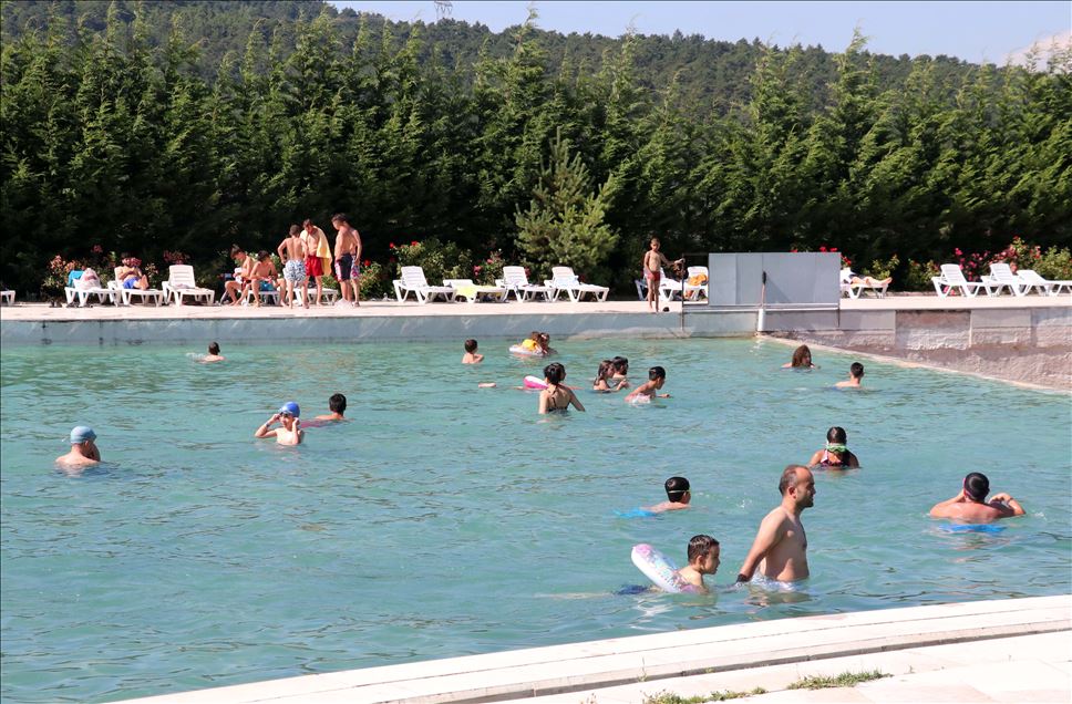 "Bolu'nun Pamukkalesi" Akkayalar Travertenleri cazibe merkezi haline geldi