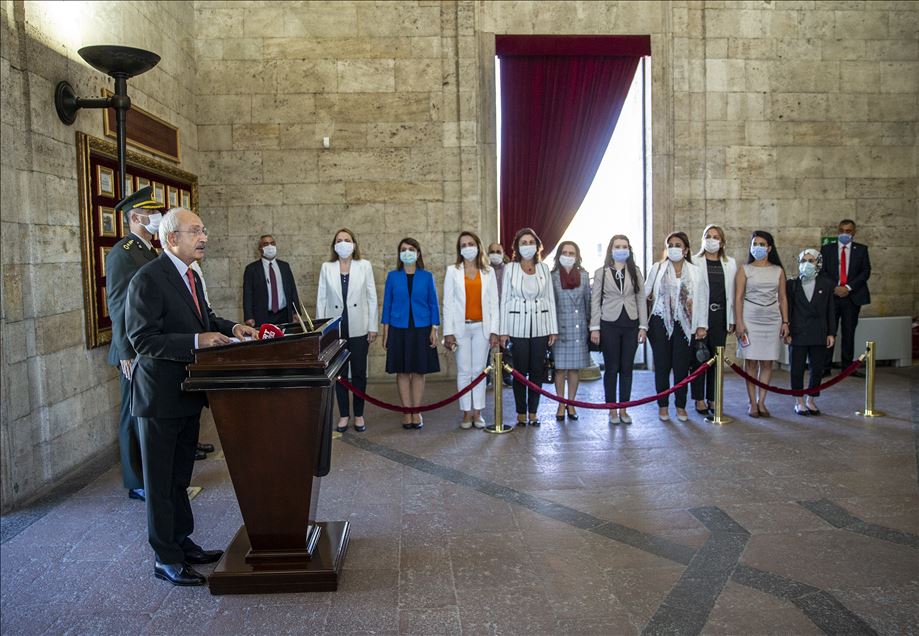 CHP Genel Başkanı Kılıçdaroğlu, Anıtkabir'i ziyaret etti