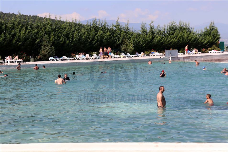 "Bolu'nun Pamukkalesi" Akkayalar Travertenleri cazibe merkezi haline geldi