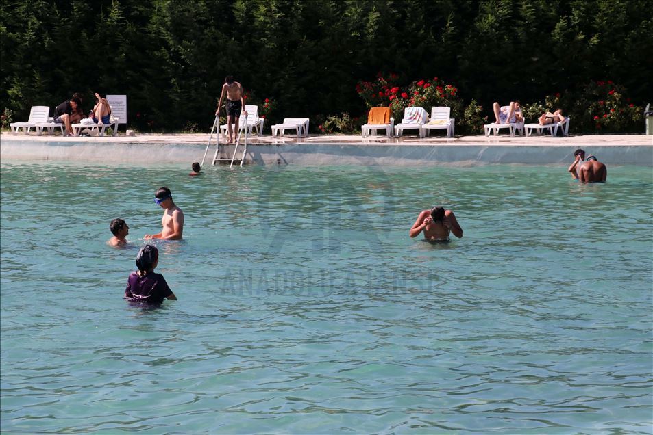 "Bolu'nun Pamukkalesi" Akkayalar Travertenleri cazibe merkezi haline geldi