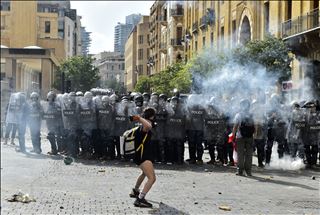 Tokom protesta u Bejrutu poginula jedna, povrijeđeno 238 osoba