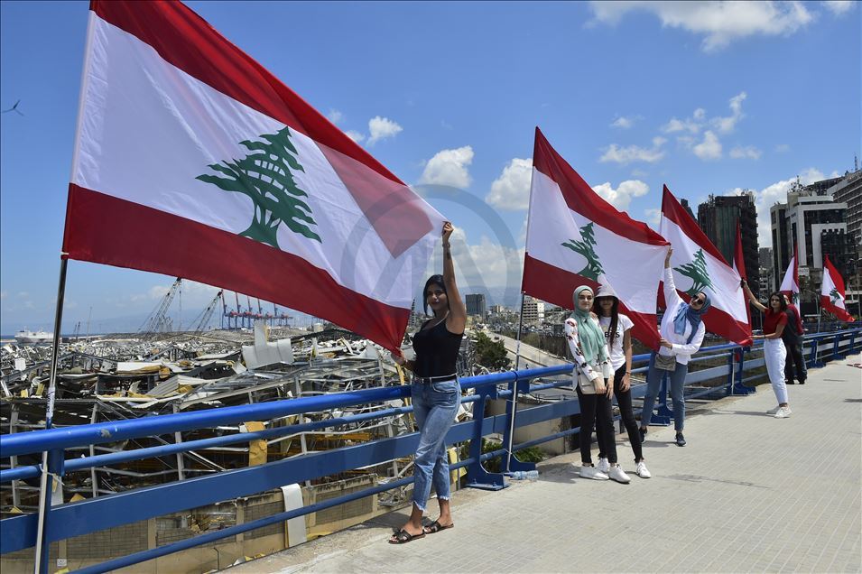 Lübnanlılar, yaralarını sarmaya çalışıyor

