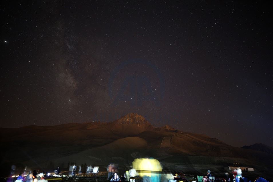 Meteor yağmurunu Erciyes Dağı'nda izlediler