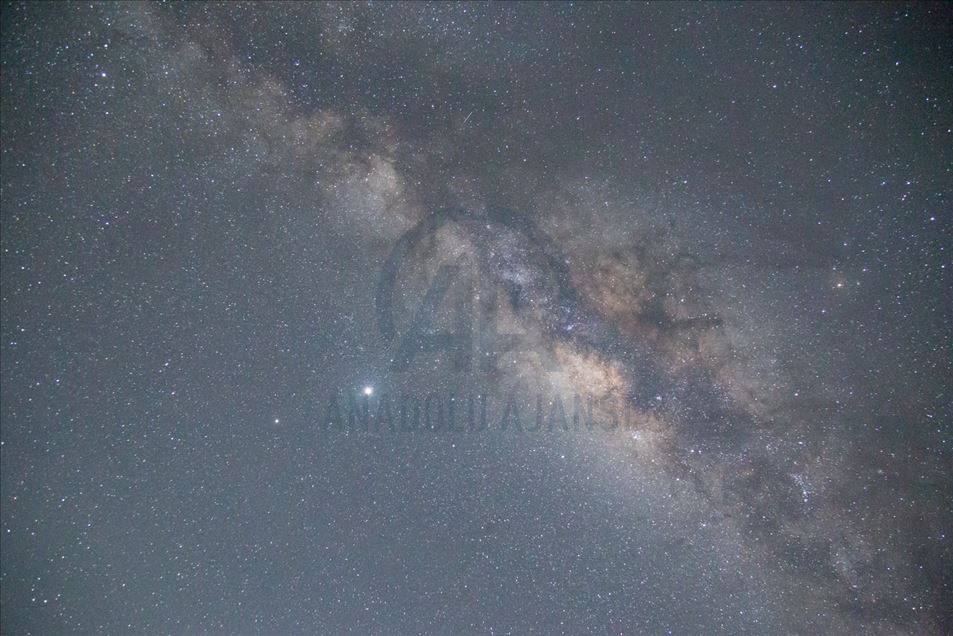 Noche de estrellas y la Vía Láctea desde Colombia