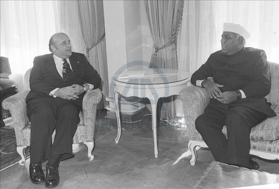 Turkish Prime Minister Suleyman Demirel (Left) received Foreign Minister of India, Yashwantrao Balwantrao Chavan (Right). 1976