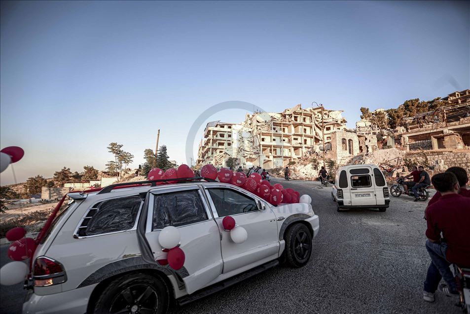 IDLIB, SIRIA - AGOSTO 14, 2020: Miles de sirios, la mayoría des
