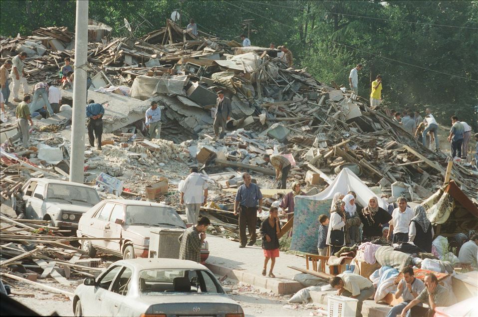Arhivska fotografija - Jedan od najrazornijih zemljotresa u Turs
