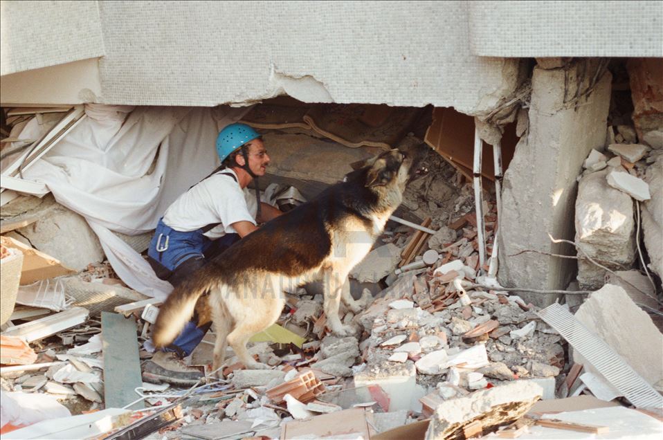 Arhivska fotografija - Jedan od najrazornijih zemljotresa u Turs