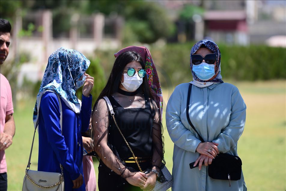 سلێمانی.. دەرچووە دانەمەزراوەکان بڕوانامەکانیان دەسووتێنن
