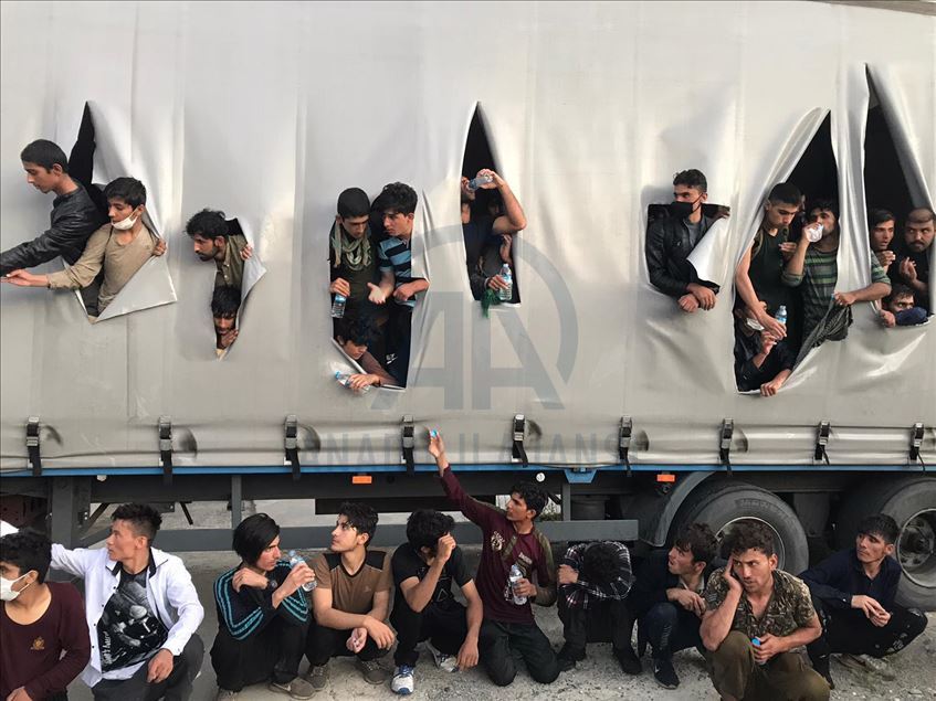 Polisi Turki temukan migran gelap di truk kontainer