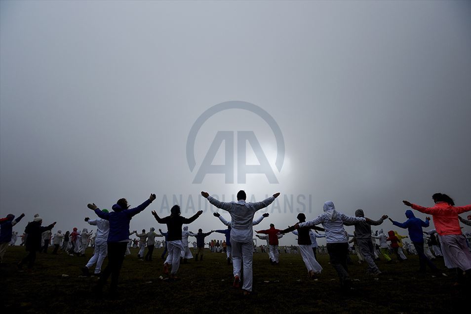 La Hermandad Blanca realiza la danza ritual Paneuritmia en Sofía, Bulgaria