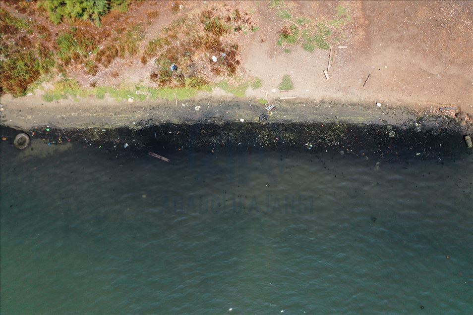 Haliç'te suyun renginin değişmesi