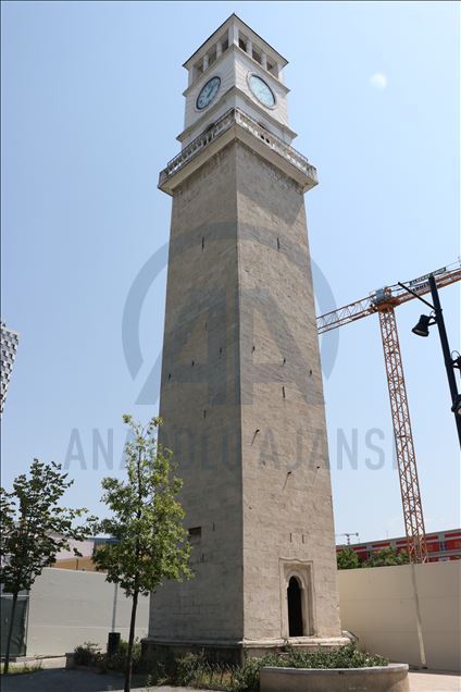 Kulla e Sahatit, monumenti simbol i Tiranës
