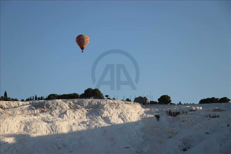 Turqi, balonat shfaqen përsëri ne qiell pas ndalesës disamujore