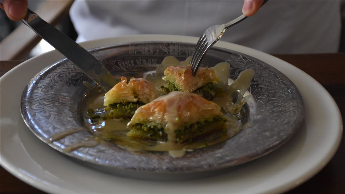 Gastronomi kentinin yeni tatlısı "tahinli" baklava