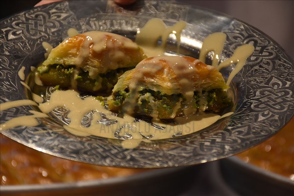 Gastronomi kentinin yeni tatlısı "tahinli" baklava