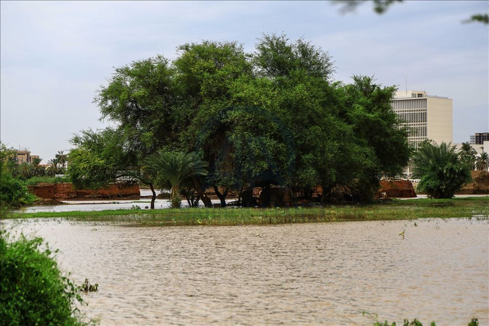 يأتي قدوم فصل الخريف في السودان، لت