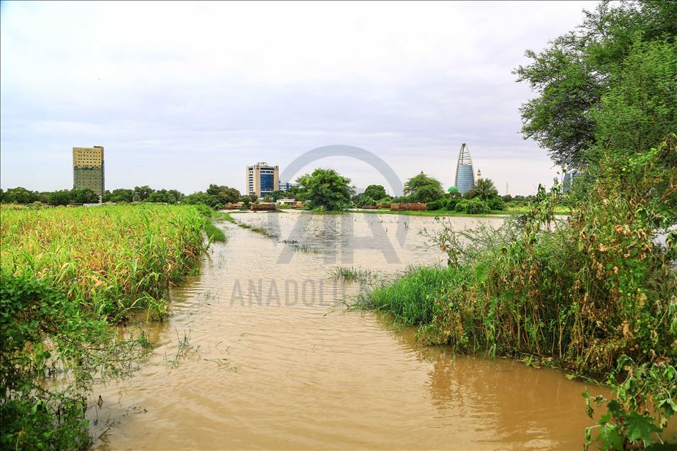 يأتي قدوم فصل الخريف في السودان، لت