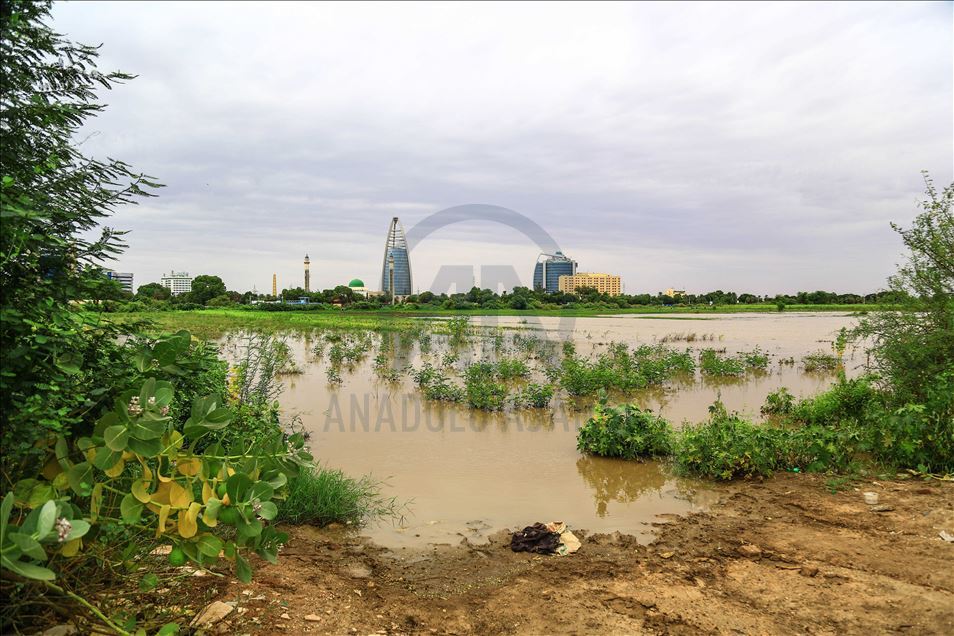 يأتي قدوم فصل الخريف في السودان، لت