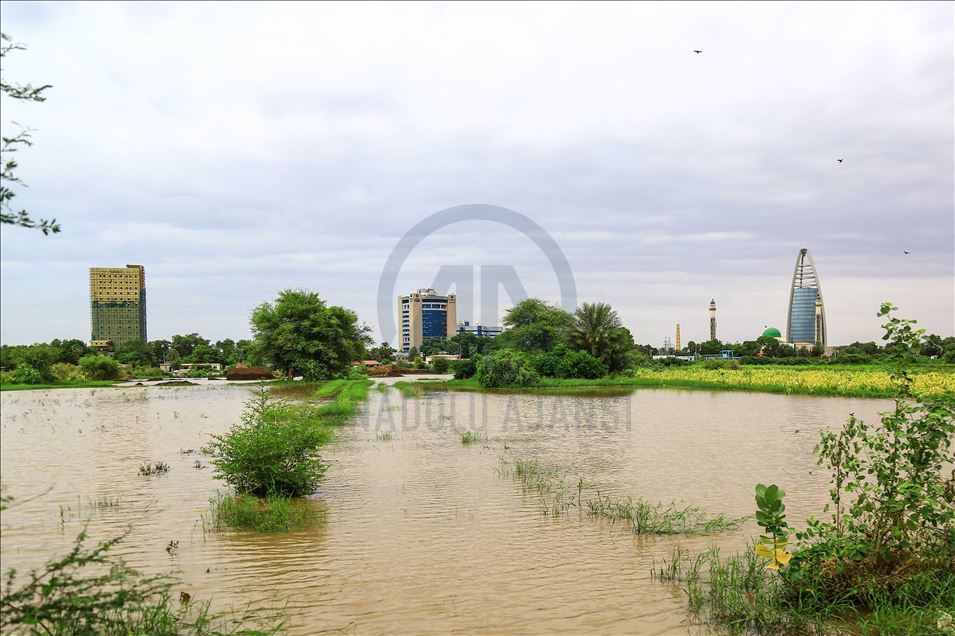 يأتي قدوم فصل الخريف في السودان، لت