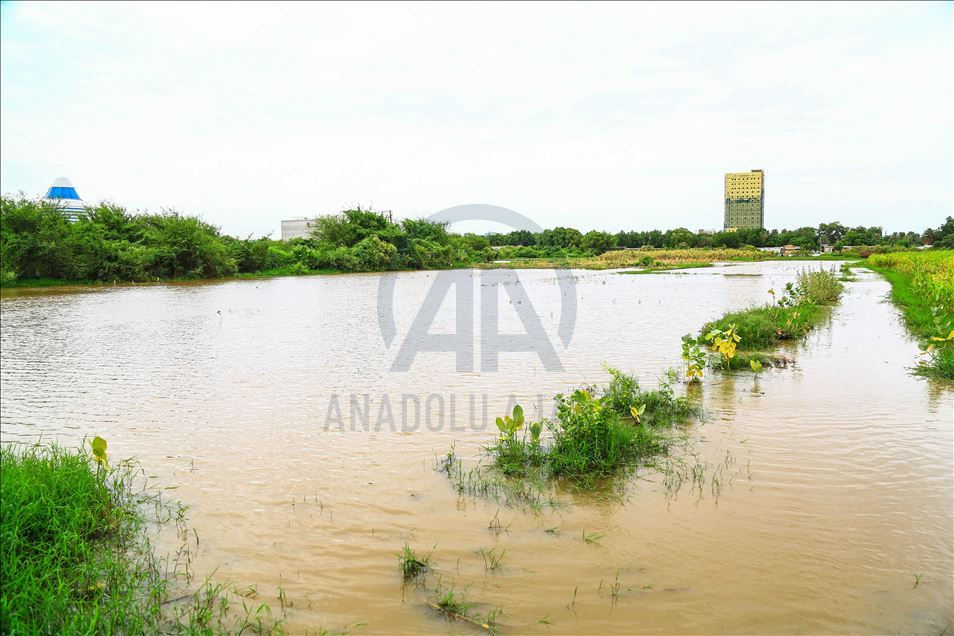 يأتي قدوم فصل الخريف في السودان، لت