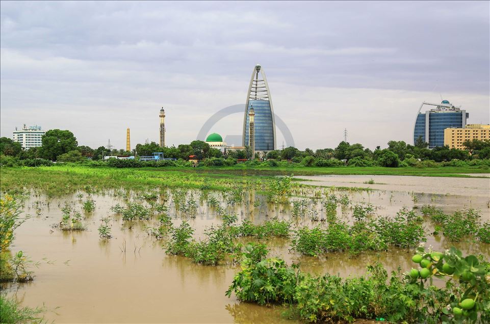 يأتي قدوم فصل الخريف في السودان، لت