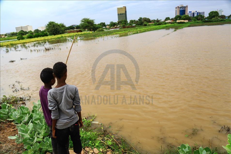 يأتي قدوم فصل الخريف في السودان، لت