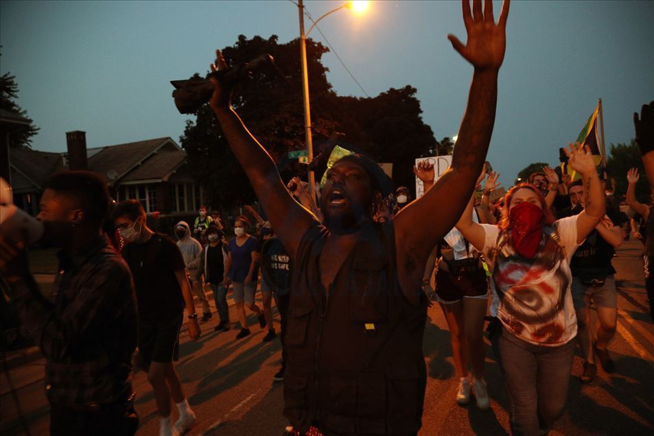 Cuarta noche de protestas tras tiroteo contra Jacob Blake en Kenosha, Wisconsin