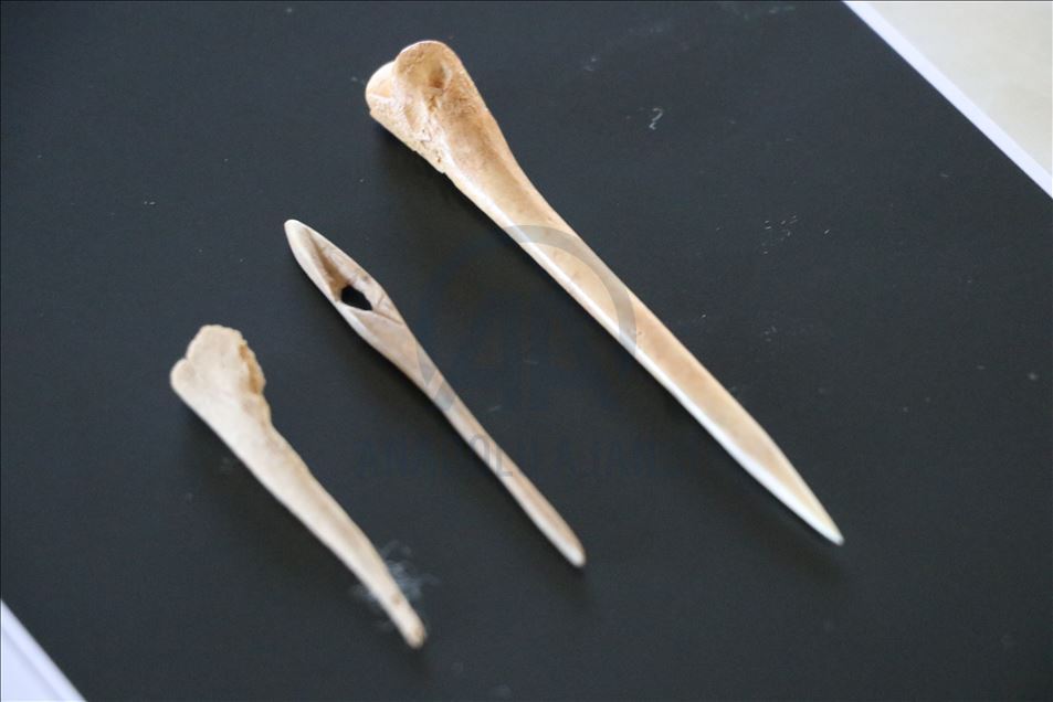 8600-year-old bone sewing needle found in Eksi Hoyuk