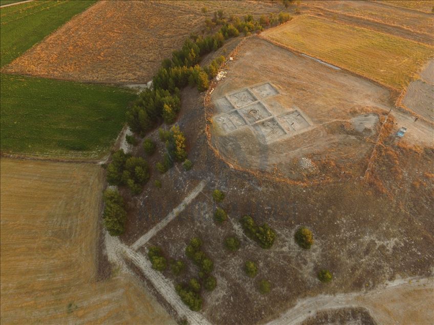 Encuentran en Turquía aguja de coser hecha con hueso de 8600 años de antigüedad