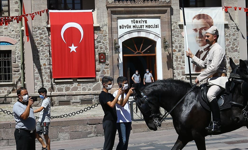 Başkentte 30 Ağustos Kortej Yürüyüşü