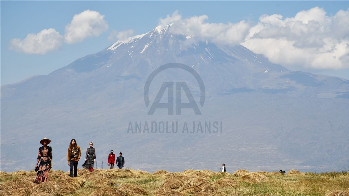 Ağrı Dağı ünlü mankenleri ağırladı
