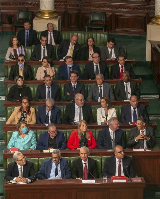 صوّت البرلمان التونسي، في ساعة مبك