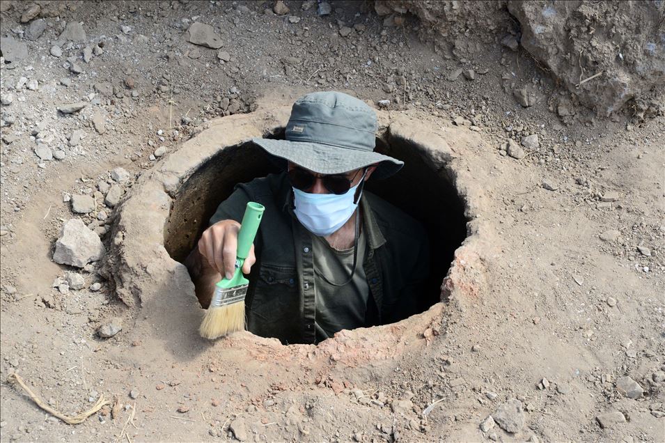 Bitlis Kalesi'ndeki kazılarda Bizans ve Osmanlı dönemlerine ait sikkeler bulundu