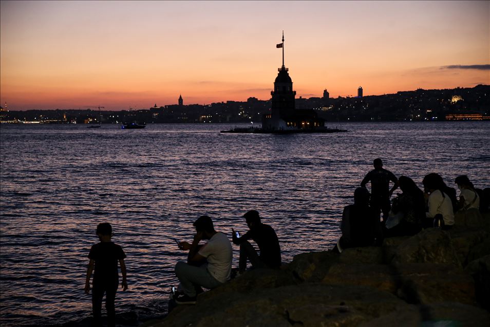 İstanbullular, hafta sonunda sahillere akın etti