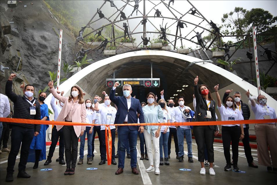 Colombia inauguró el Túnel de La Línea