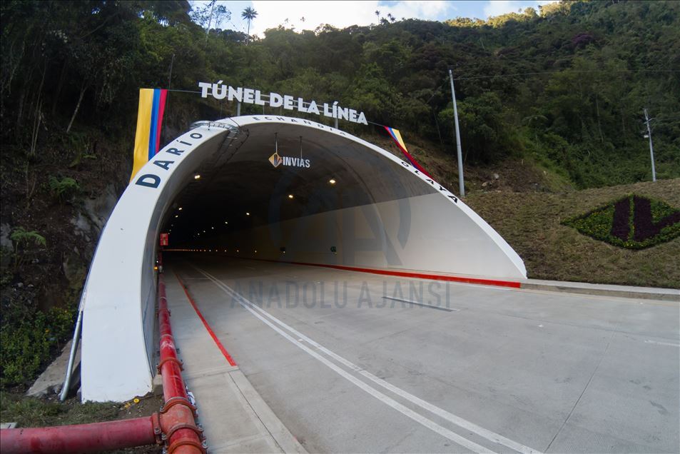 Colombia inauguró el Túnel de La Línea