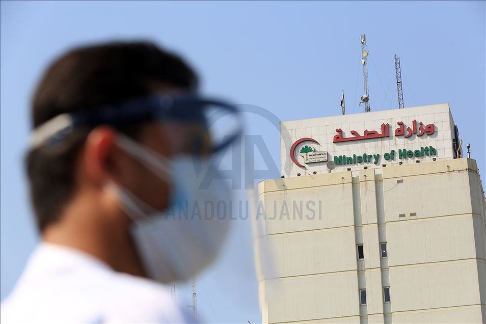 بغداد.. عشرات الأطباء يطالبون بحمايتهم وتعيين الخريجين
