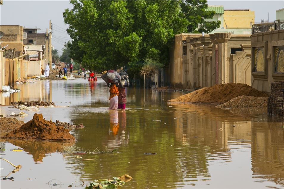 "أم دوم" السودانية.. حياة "عائمة" ومنازل "خاوية" من الطمأنينة