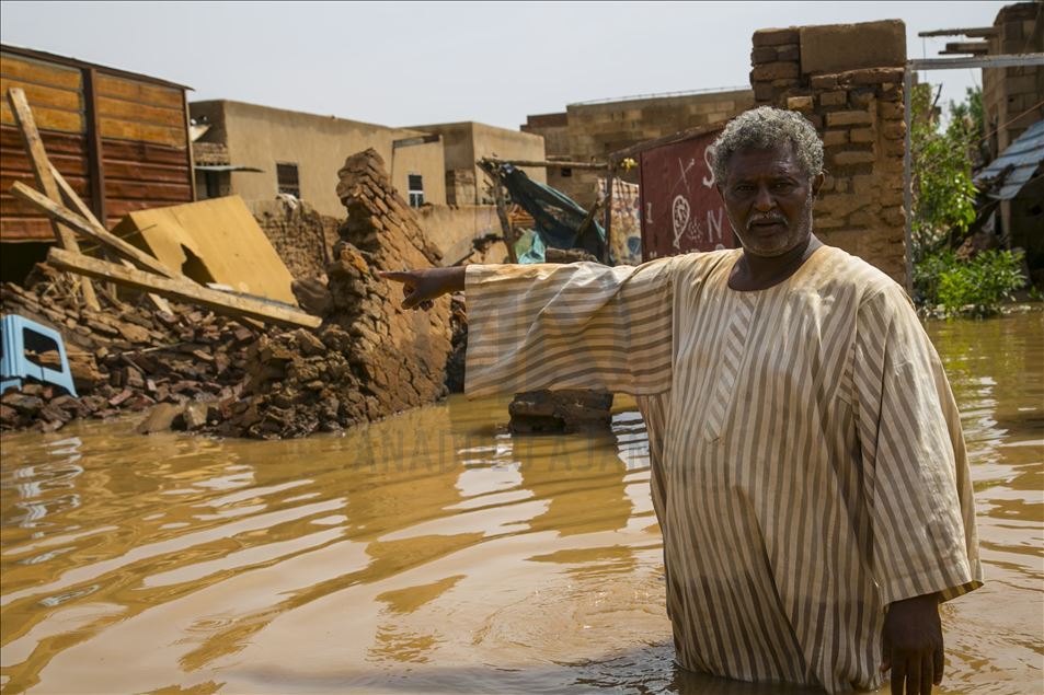 "أم دوم" السودانية.. حياة "عائمة" ومنازل "خاوية" من الطمأنينة