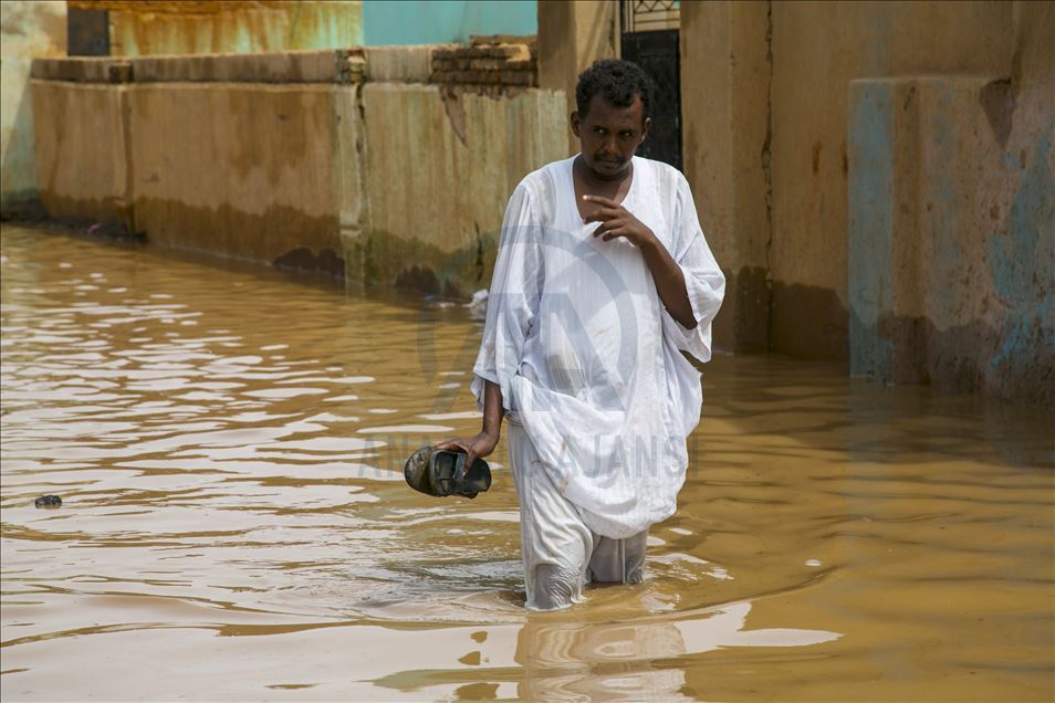 "أم دوم" السودانية.. حياة "عائمة" ومنازل "خاوية" من الطمأنينة