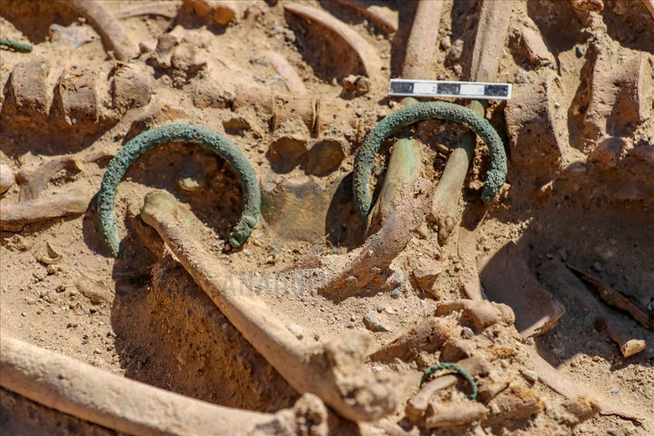 Mujer del reino de Urartu enterrada con joyas en Van, Turquía
