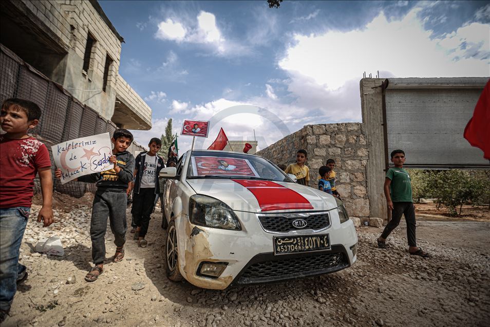 سوريا.. أهالي إدلب ينظمون تظاهرة تضامنية مع الجيش التركي