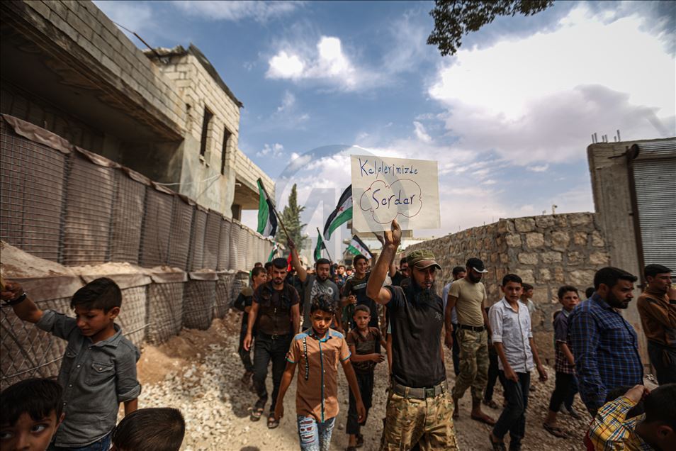 سوريا.. أهالي إدلب ينظمون تظاهرة تضامنية مع الجيش التركي