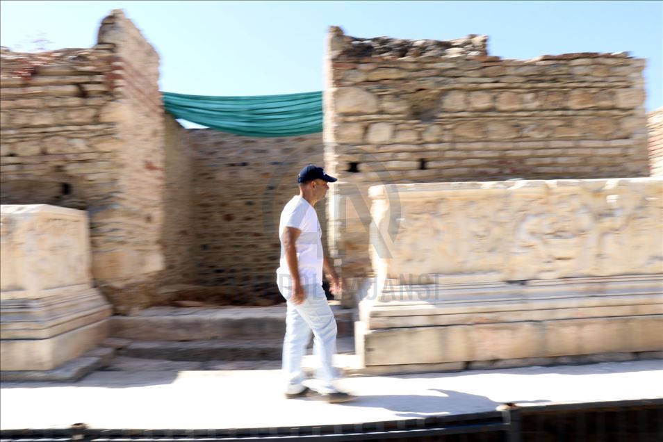 Aydın'daki Nysa Antik Kenti'nin tiyatro binası ayağa kaldırılıyor

