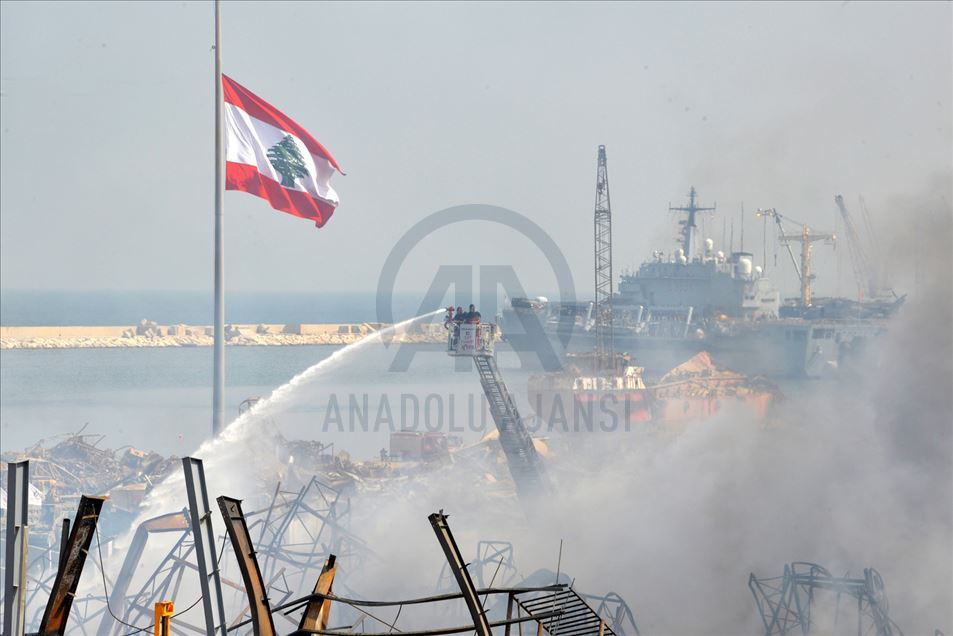 Así controlaron el incendio que se generó en el puerto de Beirut